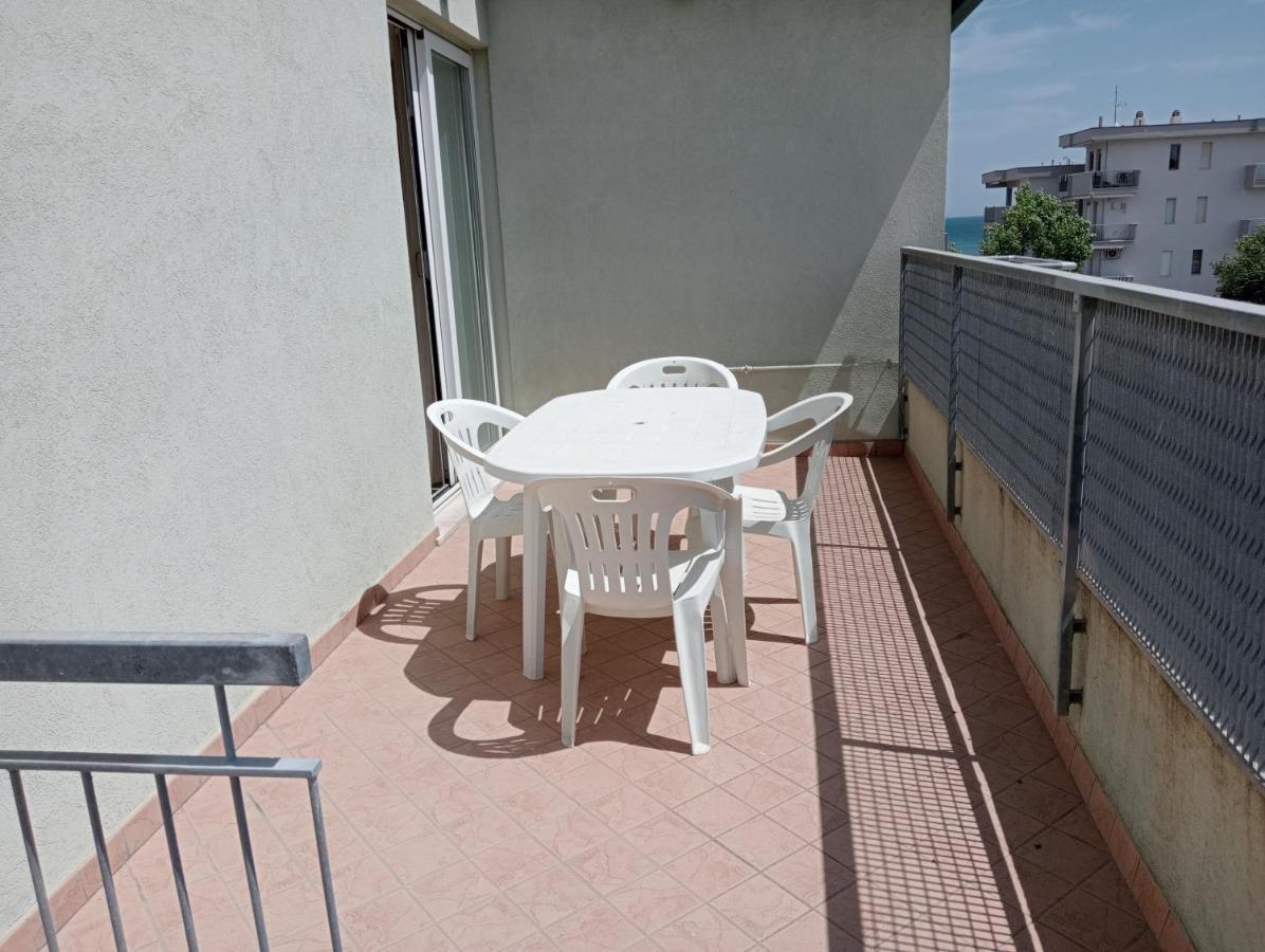 Appartamenti Carlotta Rimini Exteriér fotografie