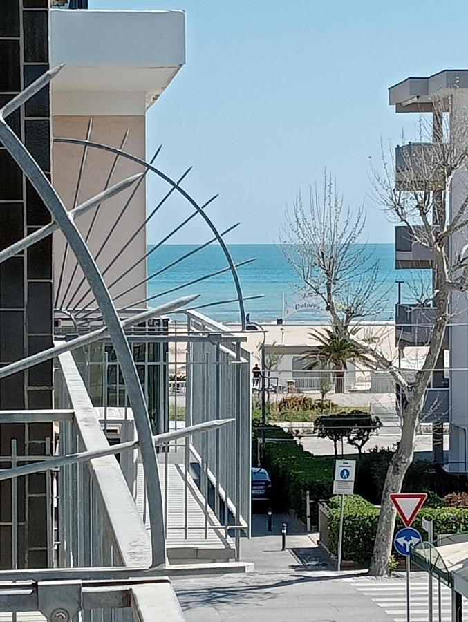 Appartamenti Carlotta Rimini Exteriér fotografie