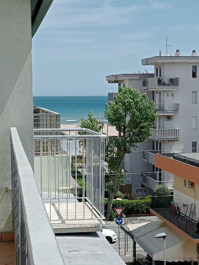 Appartamenti Carlotta Rimini Exteriér fotografie